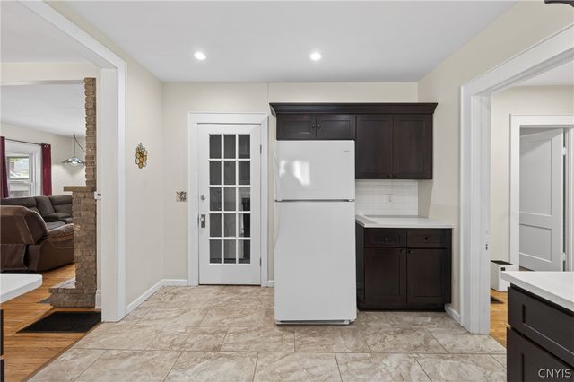 116 Malverne Dr, Syracuse, NY 13208
