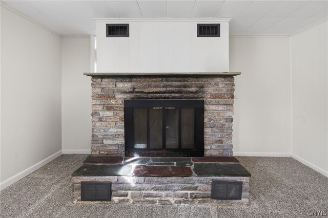 116 Malverne Dr, Syracuse, NY 13208