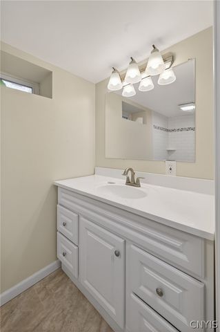 116 Malverne Dr, Syracuse, NY 13208