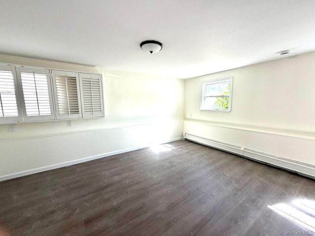 17 Marina Road, Island Park, NY 11558