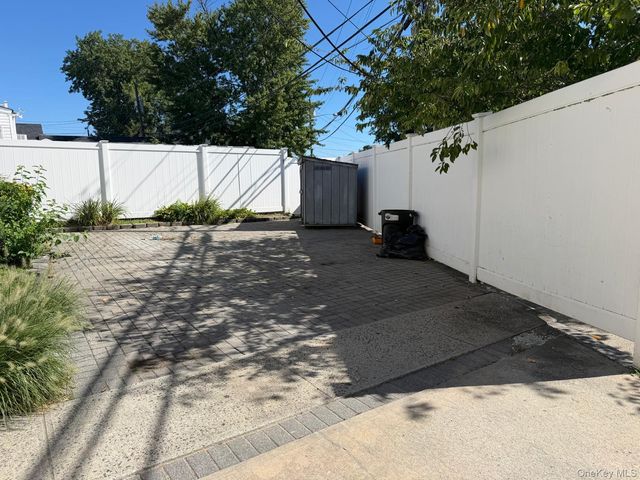 17 Marina Road, Island Park, NY 11558