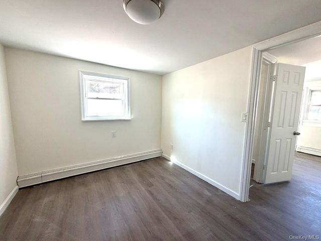 17 Marina Road, Island Park, NY 11558