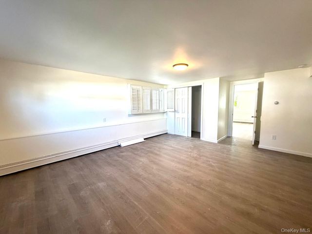 17 Marina Road, Island Park, NY 11558