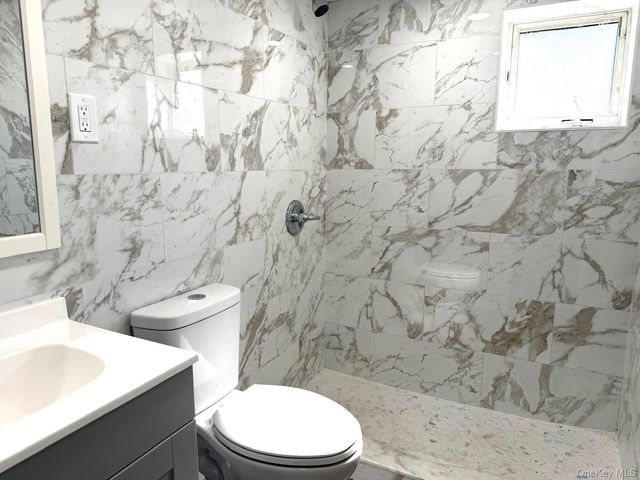 17 Marina Road, Island Park, NY 11558