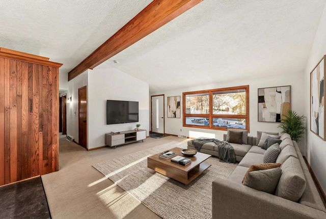 770 Odsila WAY, Fontana, WI 53125