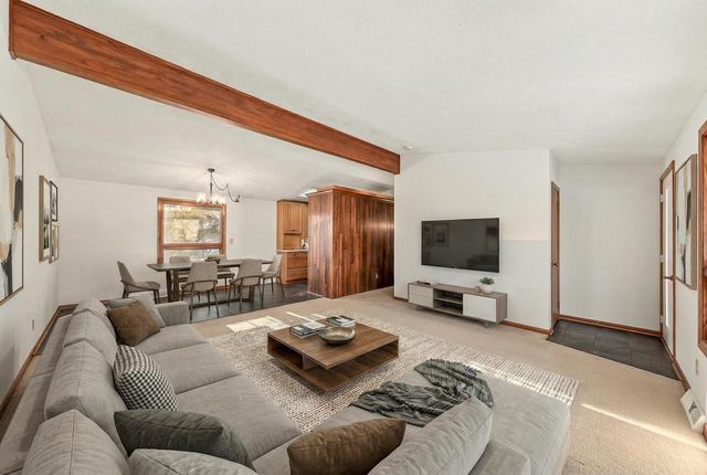 770 Odsila WAY, Fontana, WI 53125