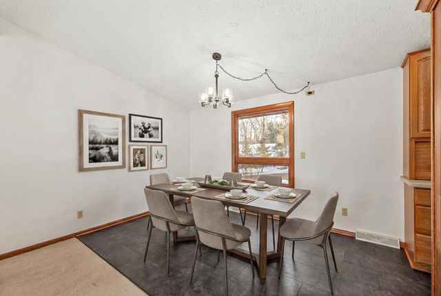 770 Odsila WAY, Fontana, WI 53125