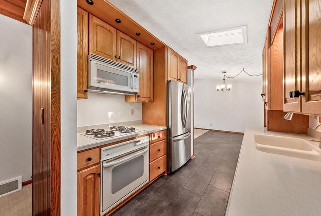 770 Odsila WAY, Fontana, WI 53125