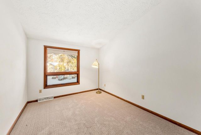 770 Odsila WAY, Fontana, WI 53125