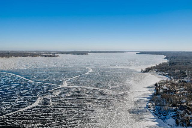 770 Odsila WAY, Fontana, WI 53125