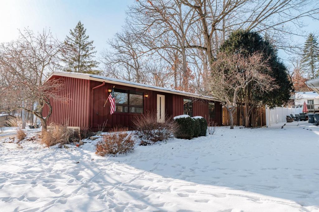 770 Odsila WAY, Fontana, WI 53125