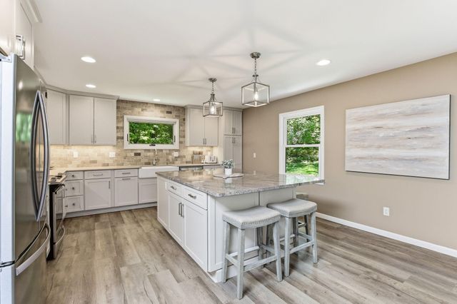 4001 Huntingdon Drive, Minnetonka, MN 55305