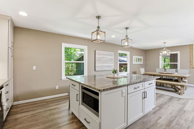 4001 Huntingdon Drive, Minnetonka, MN 55305