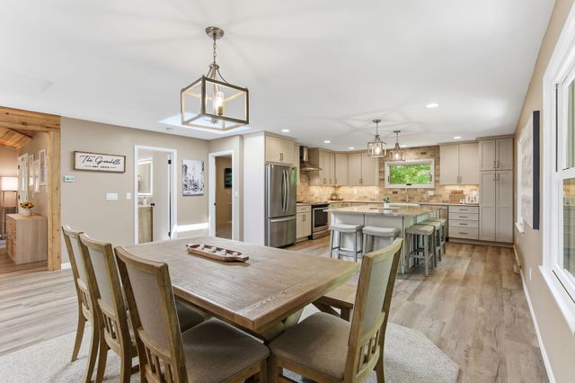 4001 Huntingdon Drive, Minnetonka, MN 55305