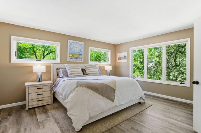 4001 Huntingdon Drive, Minnetonka, MN 55305