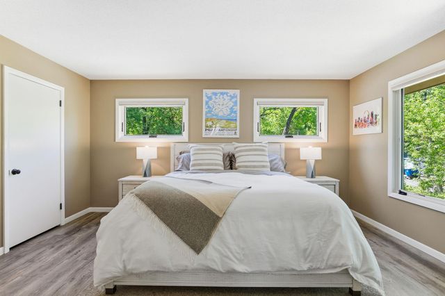 4001 Huntingdon Drive, Minnetonka, MN 55305