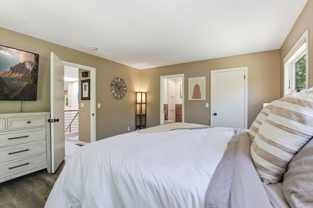 4001 Huntingdon Drive, Minnetonka, MN 55305
