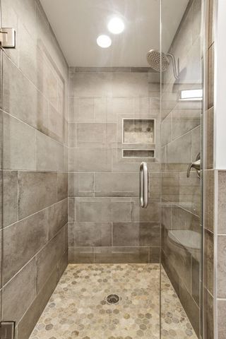 4001 Huntingdon Drive, Minnetonka, MN 55305