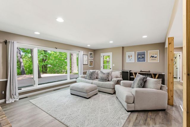 4001 Huntingdon Drive, Minnetonka, MN 55305