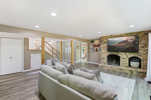 4001 Huntingdon Drive, Minnetonka, MN 55305