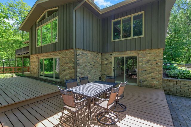 4001 Huntingdon Drive, Minnetonka, MN 55305