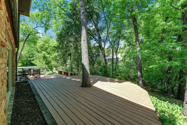 4001 Huntingdon Drive, Minnetonka, MN 55305