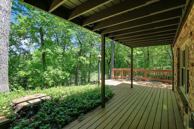 4001 Huntingdon Drive, Minnetonka, MN 55305
