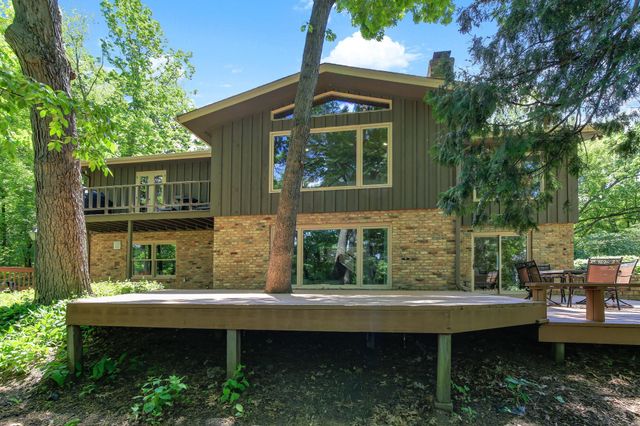 4001 Huntingdon Drive, Minnetonka, MN 55305