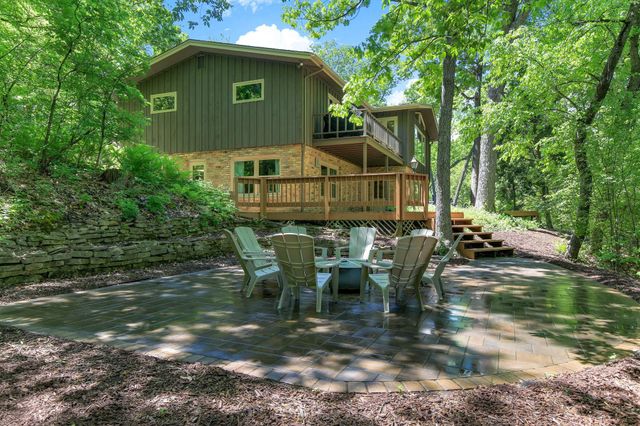 4001 Huntingdon Drive, Minnetonka, MN 55305