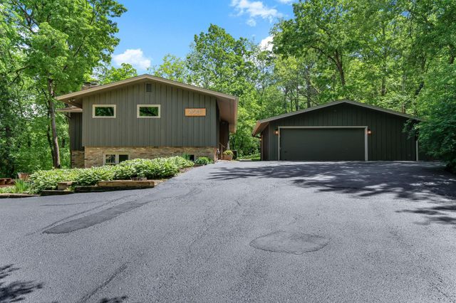4001 Huntingdon Drive, Minnetonka, MN 55305