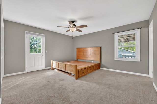 105 Simmons Cir, Fayetteville, TN 37334