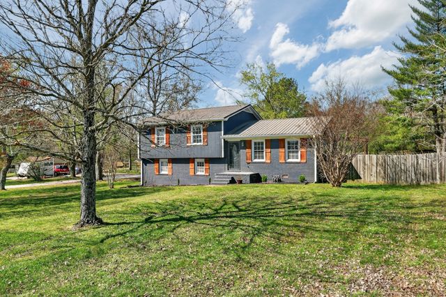 105 Simmons Cir, Fayetteville, TN 37334
