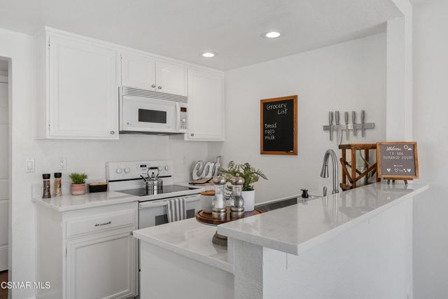 586 Durango Court, Camarillo, CA 93010
