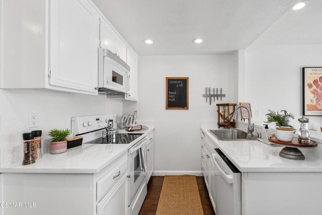 586 Durango Court, Camarillo, CA 93010