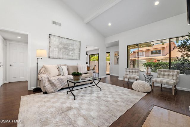 586 Durango Court, Camarillo, CA 93010