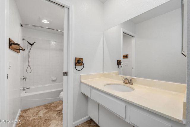 586 Durango Court, Camarillo, CA 93010
