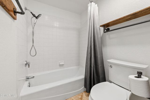 586 Durango Court, Camarillo, CA 93010