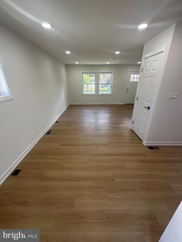 5725 BEAVER DAM RD, Bristol, PA 19007