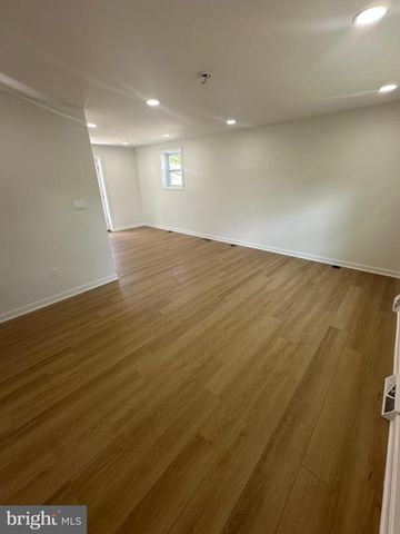 5725 BEAVER DAM RD, Bristol, PA 19007
