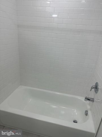 5725 BEAVER DAM RD, Bristol, PA 19007