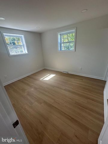 5725 BEAVER DAM RD, Bristol, PA 19007