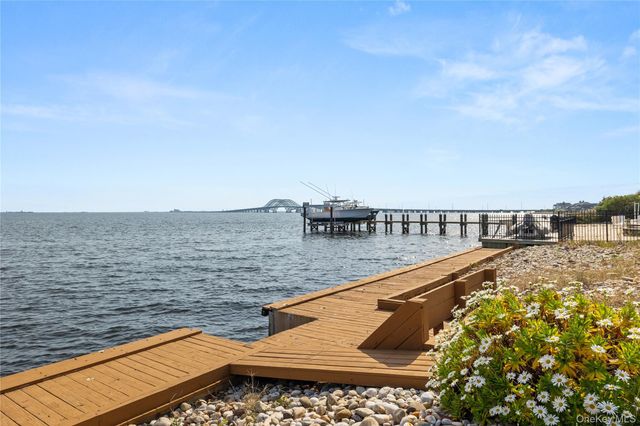 8 Shoal Drive, West Islip, NY 11795