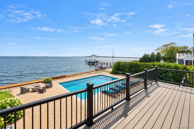 8 Shoal Drive, West Islip, NY 11795