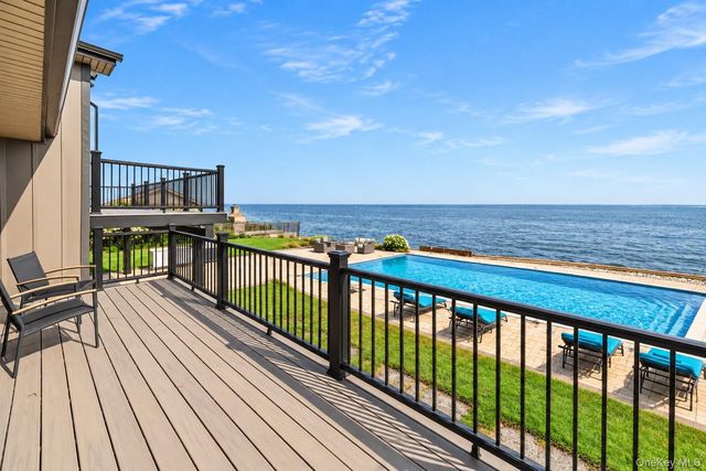 8 Shoal Drive, West Islip, NY 11795
