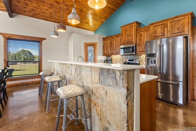 381 Schneider, Seguin, TX 78155