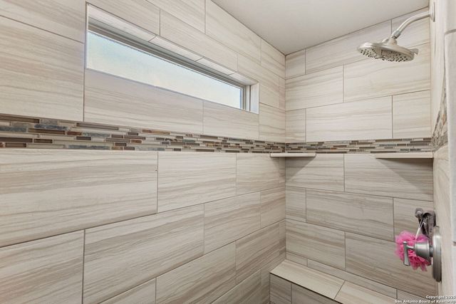 381 Schneider, Seguin, TX 78155