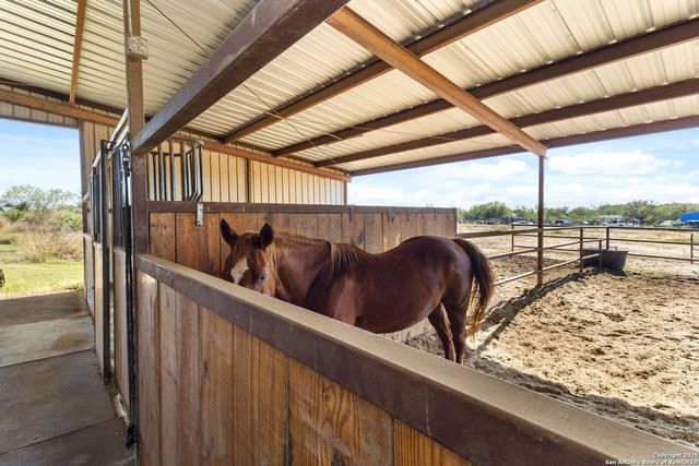 381 Schneider, Seguin, TX 78155