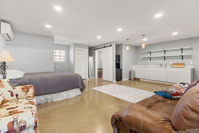 381 Schneider, Seguin, TX 78155