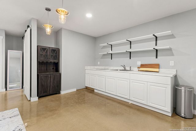 381 Schneider, Seguin, TX 78155