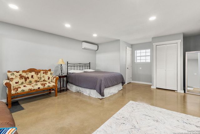 381 Schneider, Seguin, TX 78155